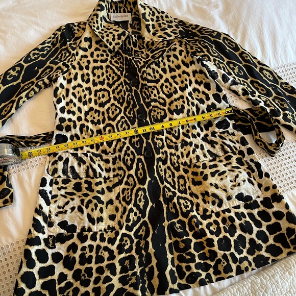 Yves Saint Laurent: Jacket with belt and bag - Picture 9 of 14